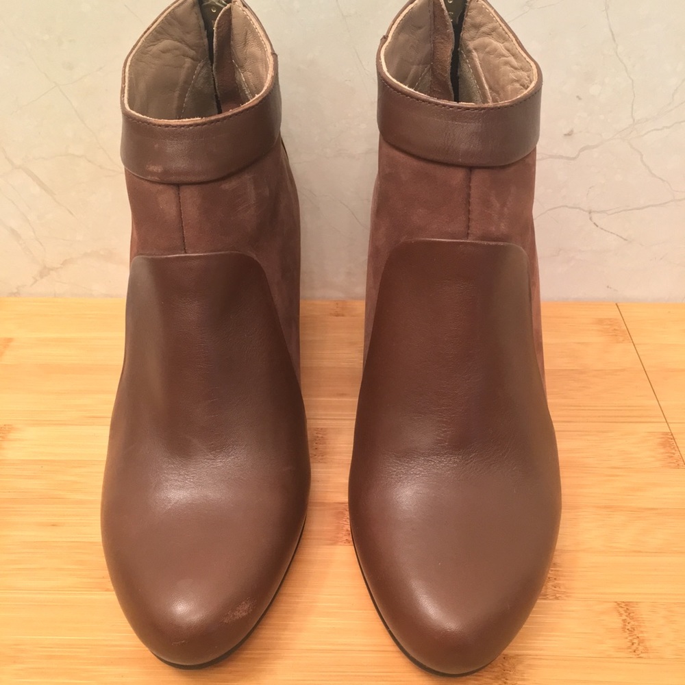 NEW NEVER BEEN WORN Brown Leather/Nubuck Bootie